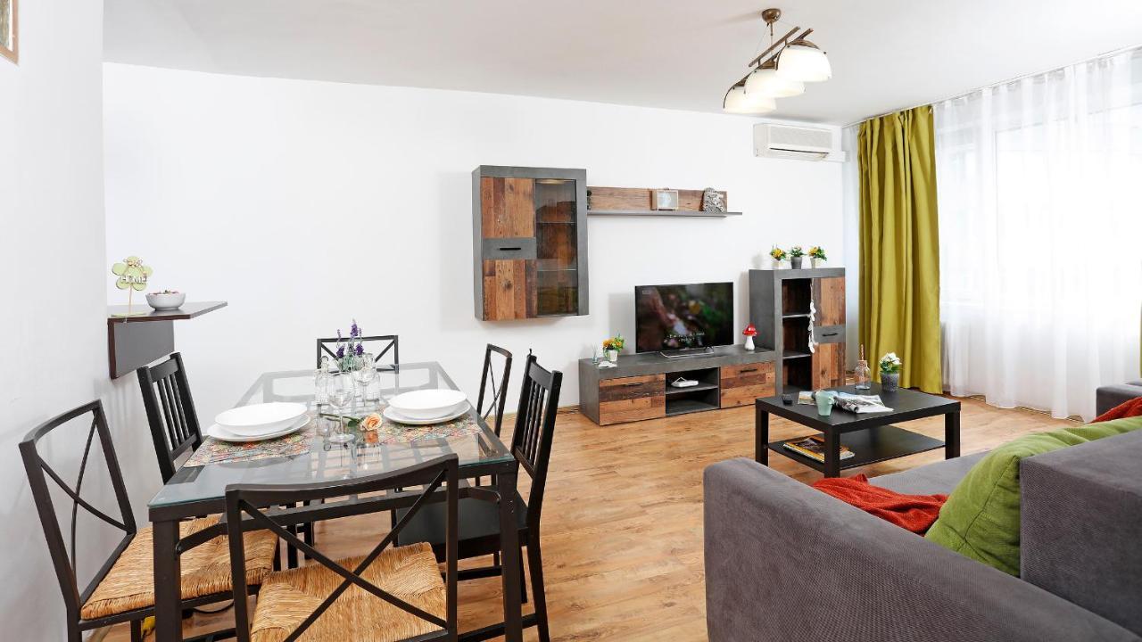 Central Apartment Very Close To Old City Bükreş Dış mekan fotoğraf